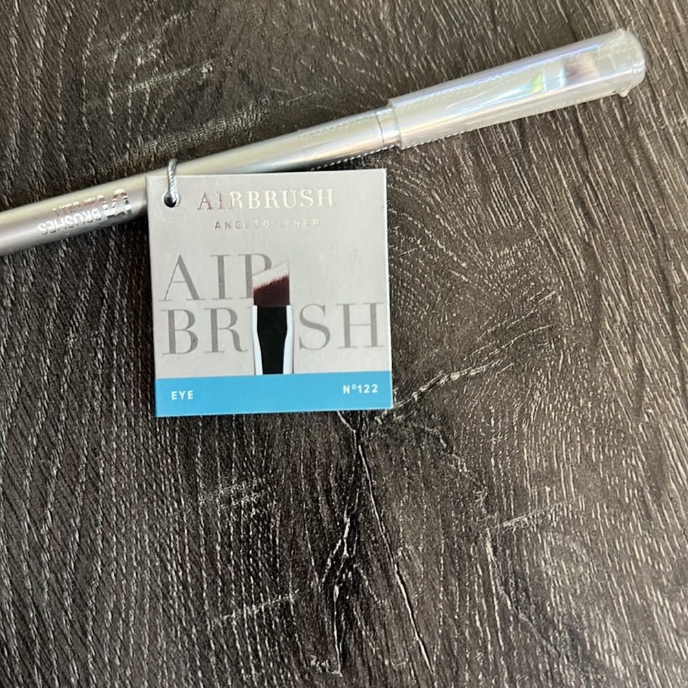 It makeup brush - Picture 2 of 5